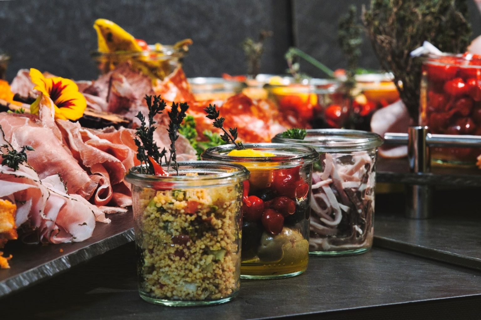 A7300973 (Large)-min